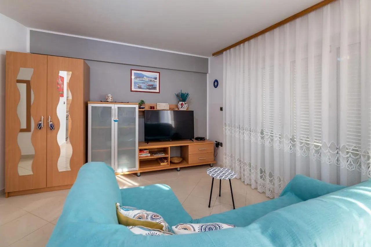 Apartment 400 Meter Zum Bekannten Strand Baska