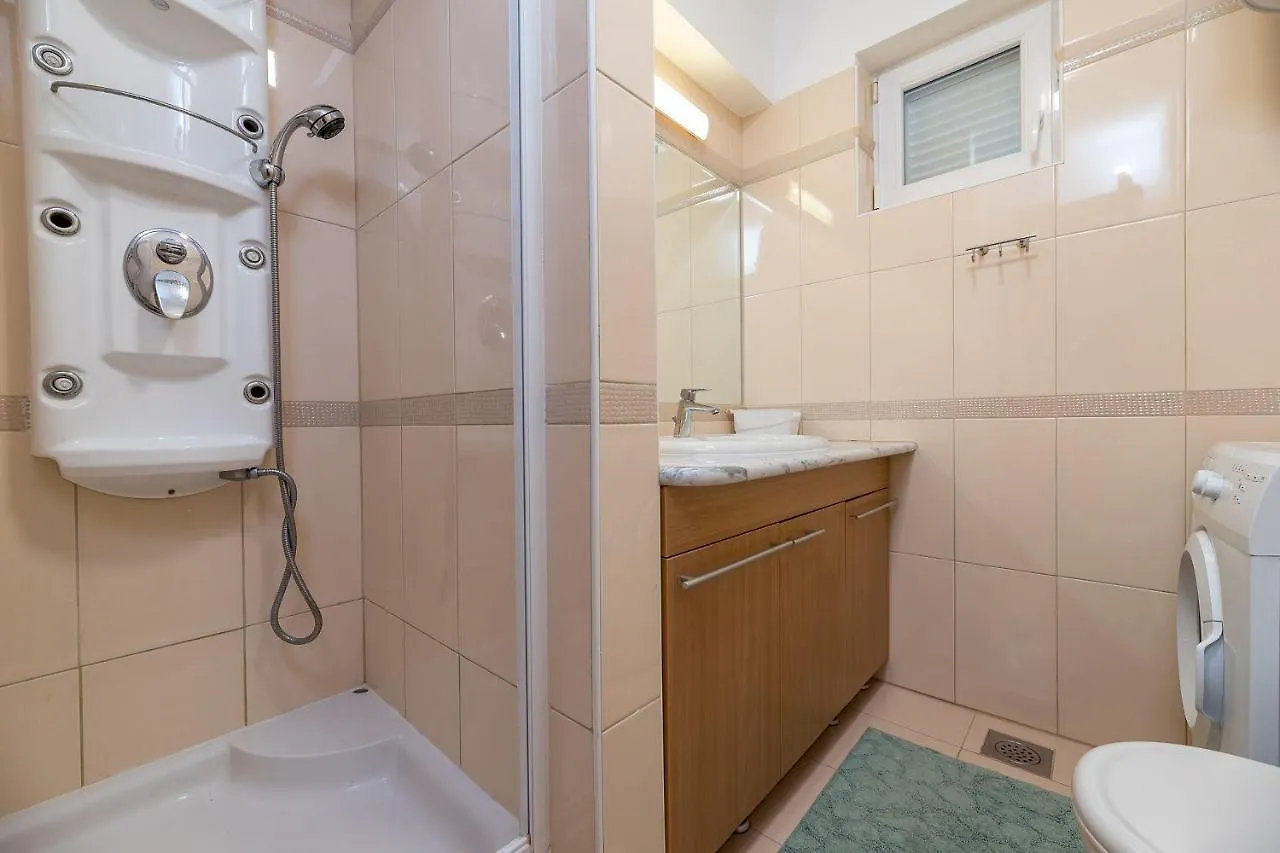 Apartment 400 Meter Zum Bekannten Strand Baska  Croatia