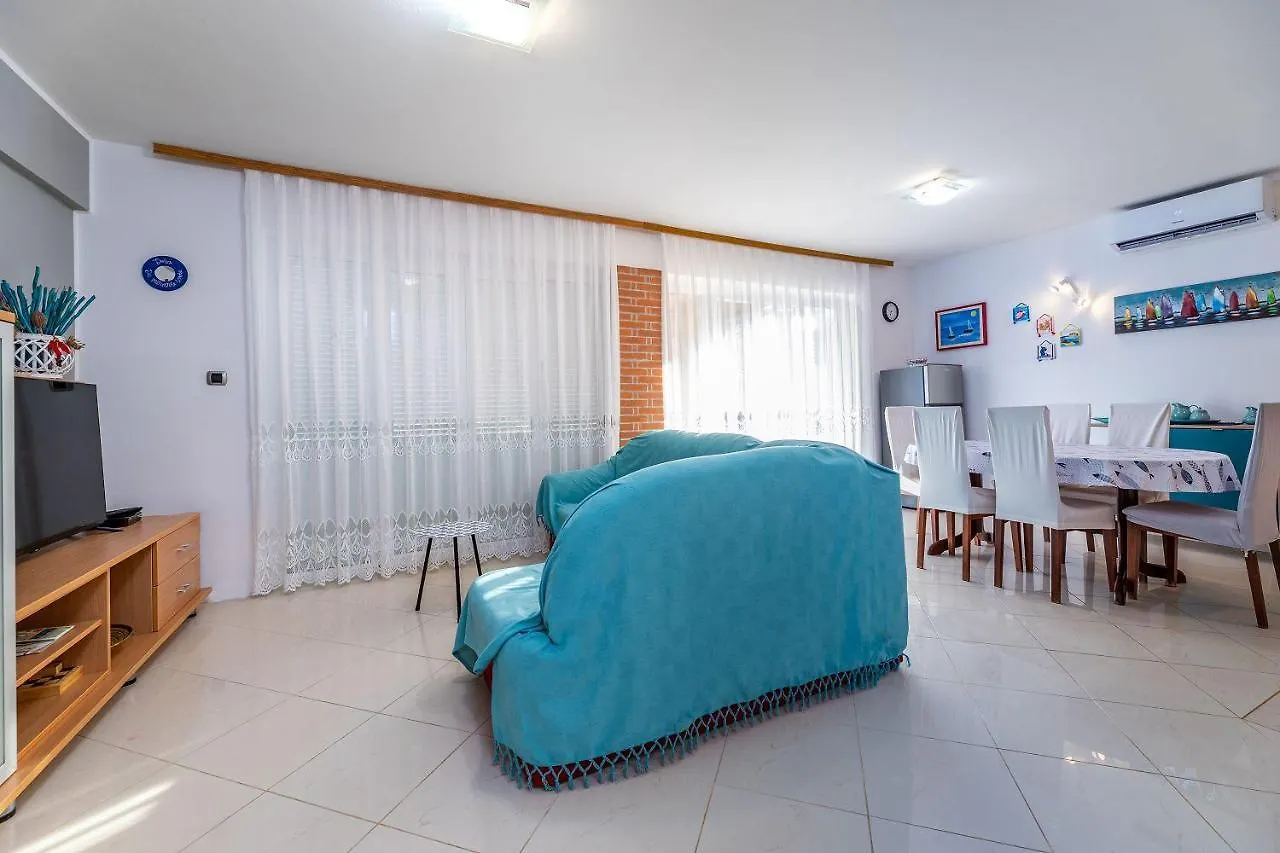 Apartment 400 Meter Zum Bekannten Strand Baska
