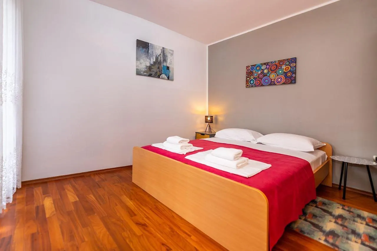 Apartment 400 Meter Zum Bekannten Strand Baska